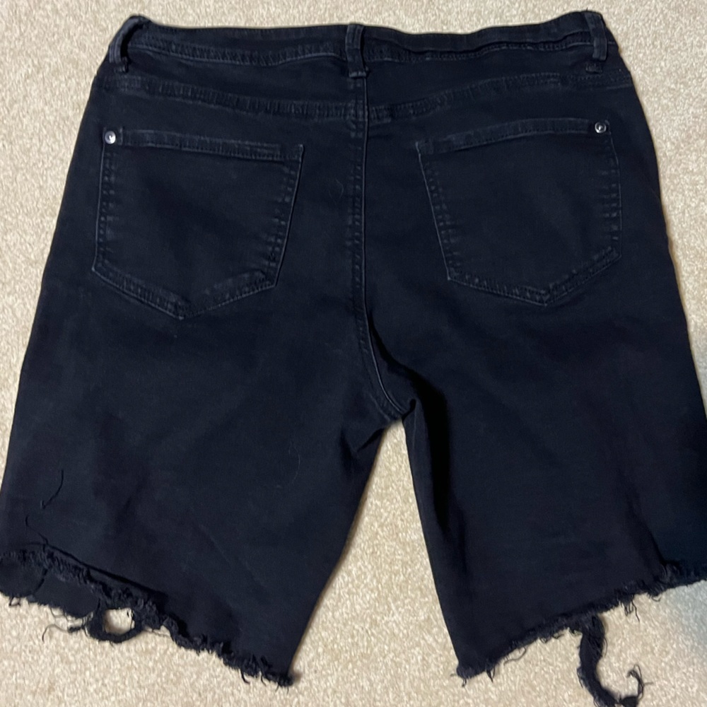 🖤 Hot Topic Distressed Shorts ❤️ - Picture 5 of 7